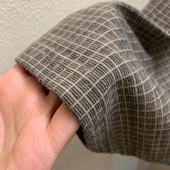 Vintage Van Heusen Tan Collared Shirt - Picture 9 of 10